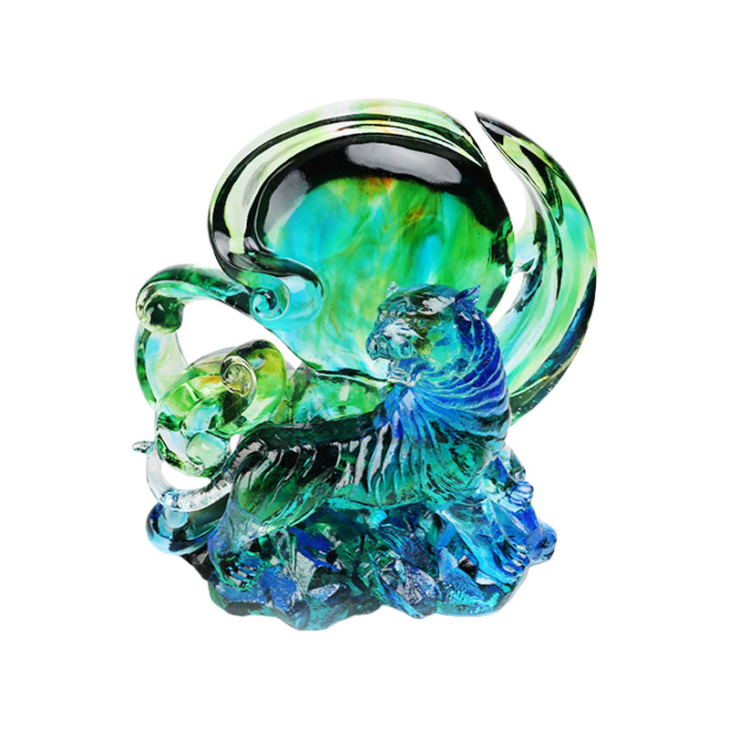 Ornamenta tigris vitri caeruleo-viridis pellucentia