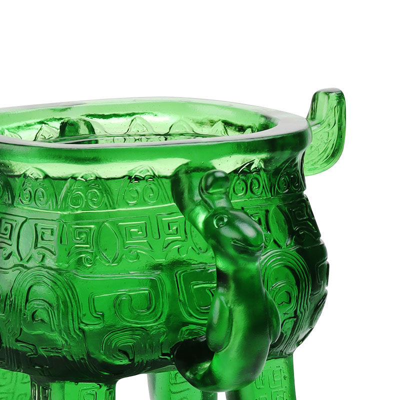 Smaragdus viridis Crystal Vitri tripodis cum auriculae informibus