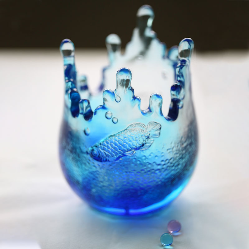 Caeruleum ornamenta vitreorum piscium insculpta exemplaria