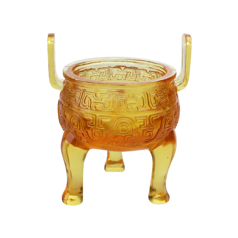 Tripodis ornamentis aurei coloris TESTA